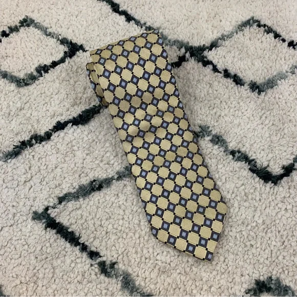 ✨5 FOR $25✨ BILL Bill Blass Gold and Black Men's Tie - Picture 1 of 7